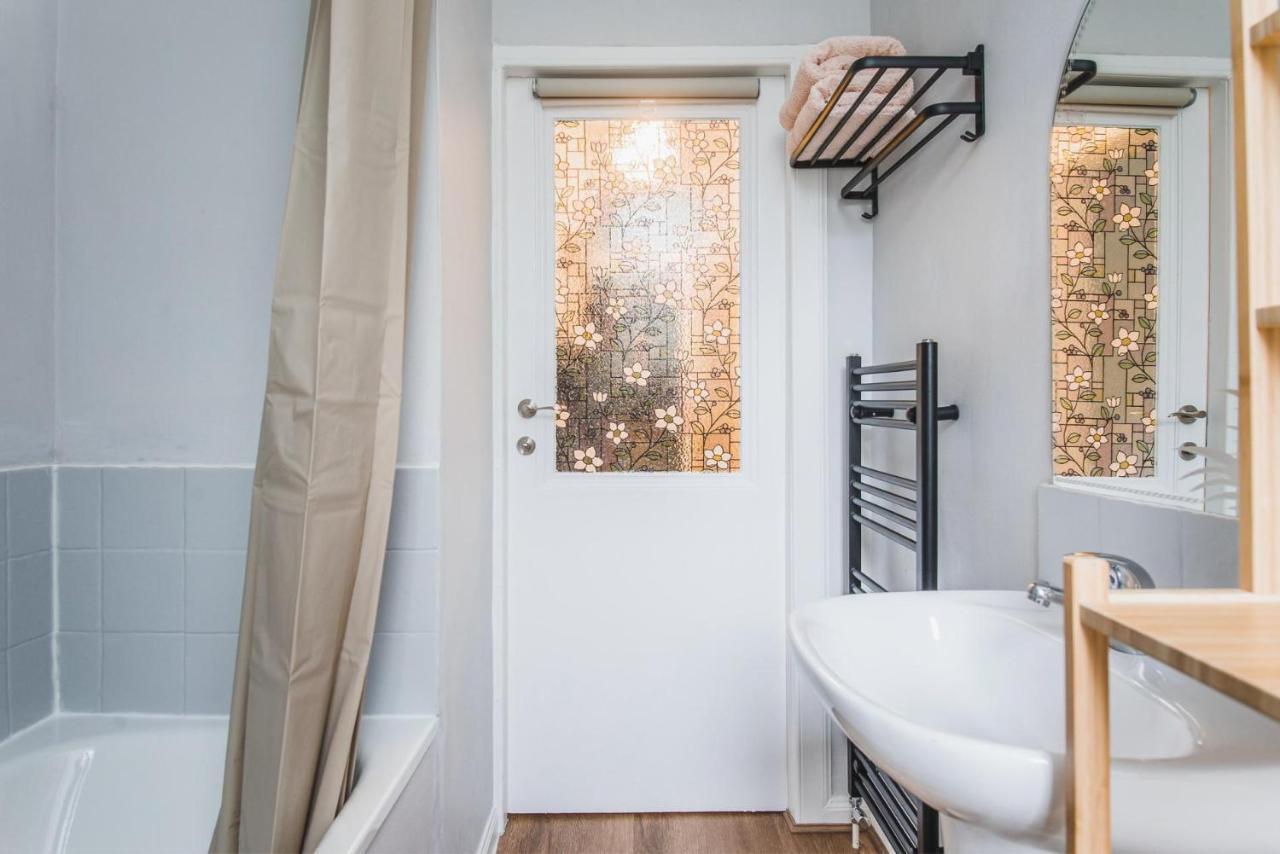 New Sleek 1Bd Edinburgh City Centre Stay Bagian luar foto